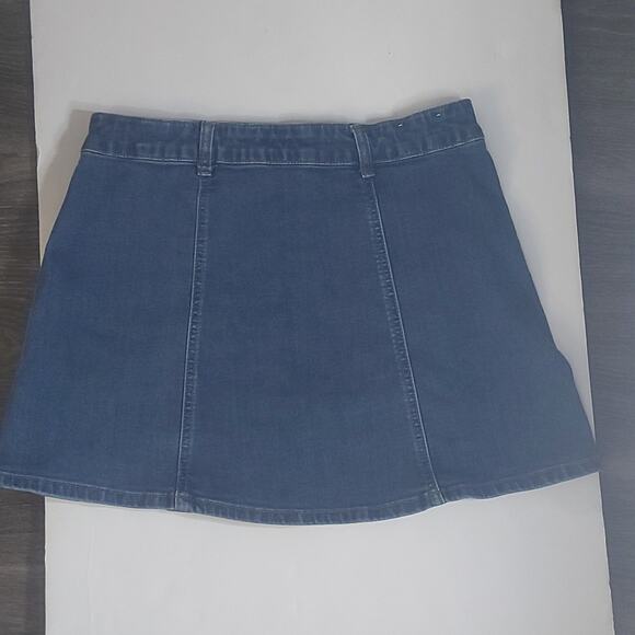 Altar’d State Denim Button Front Mini Skirt S Pockets Classic Casual Academia - Picture 2 of 7
